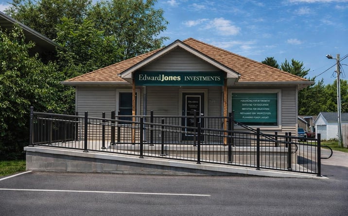 Pictures of Office property located at 210 E Washington Street, Rensselaer, IN 47978 for sales - image #1