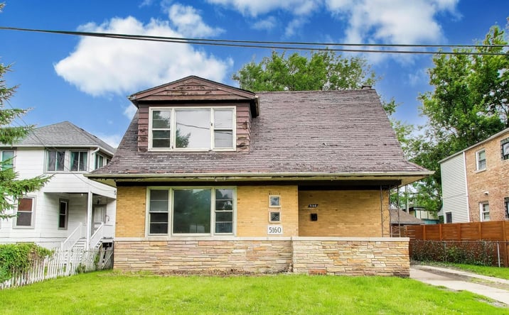 Pictures of Multifamily property located at 5160 W Sunnyside Avenue, Chicago, IL 60630 for sales - image #1