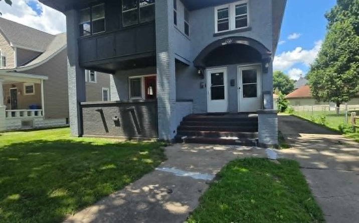 Pictures of Multifamily property located at 1721 S 5th Street, Rockford, IL 61104 for sales - image #1
