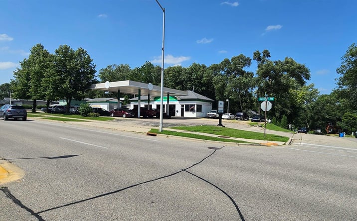 Pictures of Retail property located at 6504 University, Middleton, WI 53562 for sales - image #1