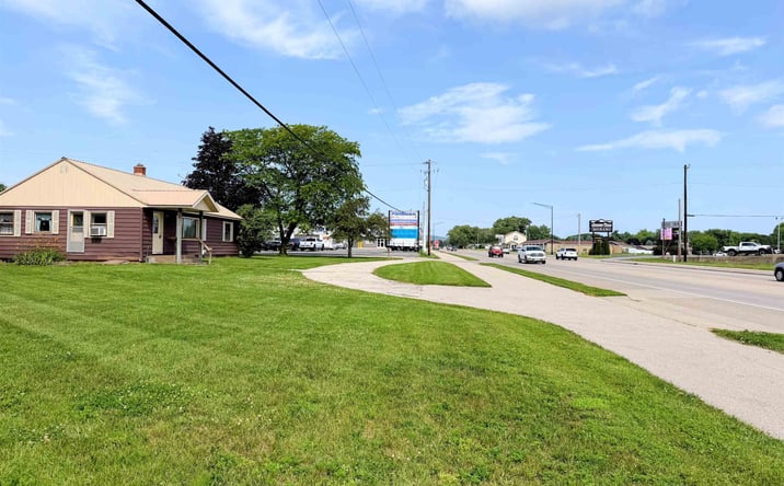 Pictures of Retail, Office, Industrial, Land, Hospitality, Special Purpose, Multifamily property located at 1733 S Marquette, Prairie Du Chien, WI 53821 for sales - image #1