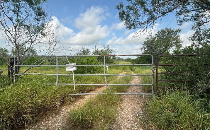 Pictures of Land, Multifamily property located at 281 N Expressway Service Road, Edinburg, TX 78541 for sales - image #1
