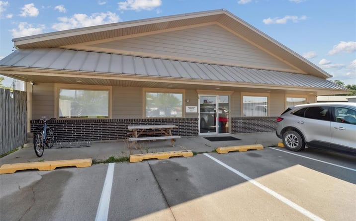 Pictures of Retail property located at 404 E Euclid Ave, Indianola, IA 50125 for sales - image #1