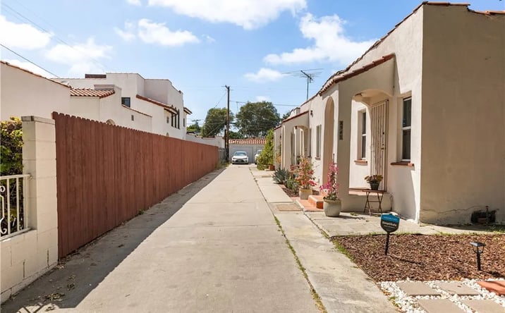 Pictures of Multifamily property located at 8947 Hubbard, Culver City, CA 90232 for sales - image #1