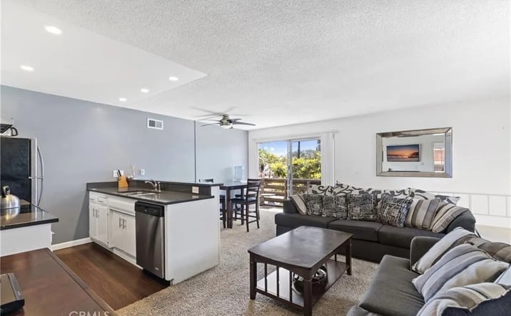 Pictures of Multifamily property located at 3206 W Balboa Boulevard, Newport Beach, CA 92663 for sales - image #1