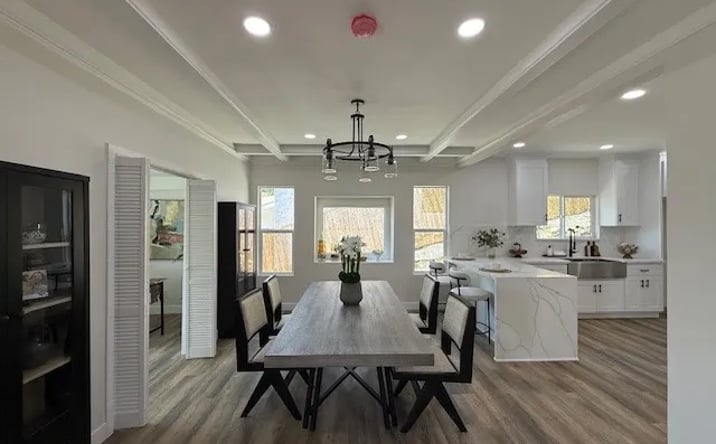 Pictures of Multifamily property located at 401 W Avenue 37, Los Angeles, CA 90065 for sales - image #1
