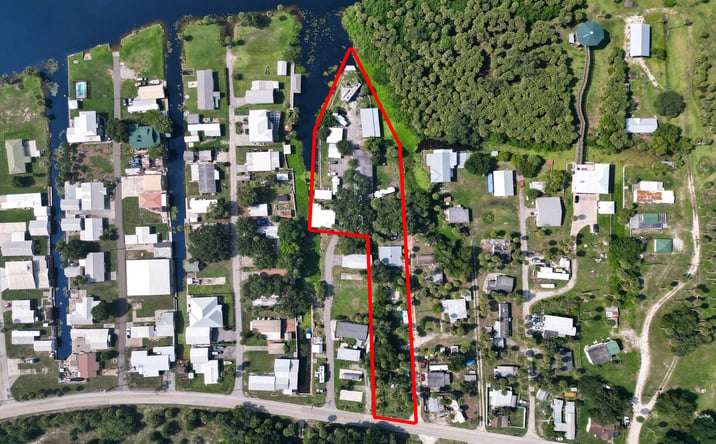 Pictures of Multifamily, Hospitality, Mobile Home Park property located at 1069 Marina Lane, Moore Haven, FL 33471 for sales - image #1