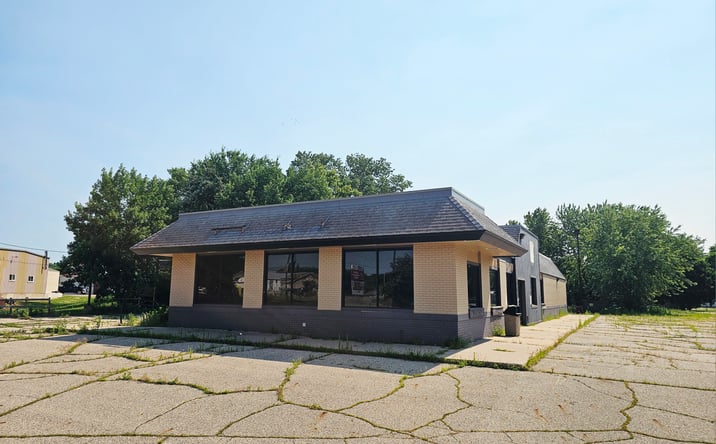 Pictures of Retail property located at 586 Southwest 1st Street, Montevideo, MN 56265 for sales - image #1