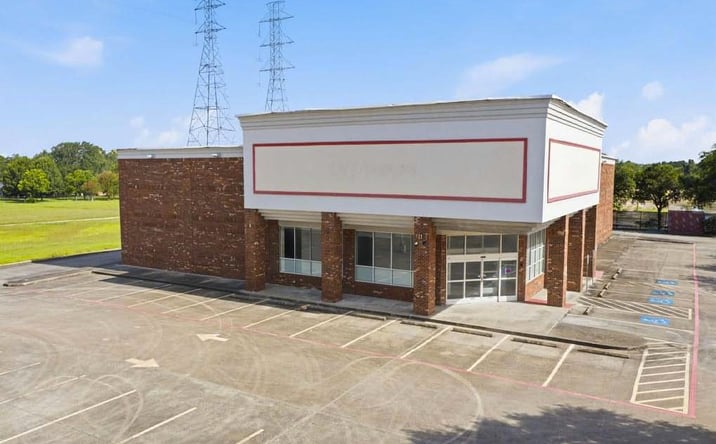 Pictures of Retail property located at 2700 West Main Street, League City, TX 77573 for sales - image #1