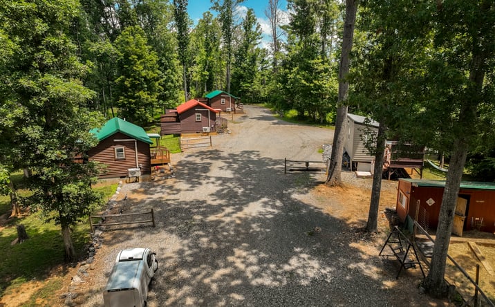 Pictures of Multifamily property located at 127 DEER HILL LN, WEAVERVILLE, NC 28787-0669 for sales - image #1
