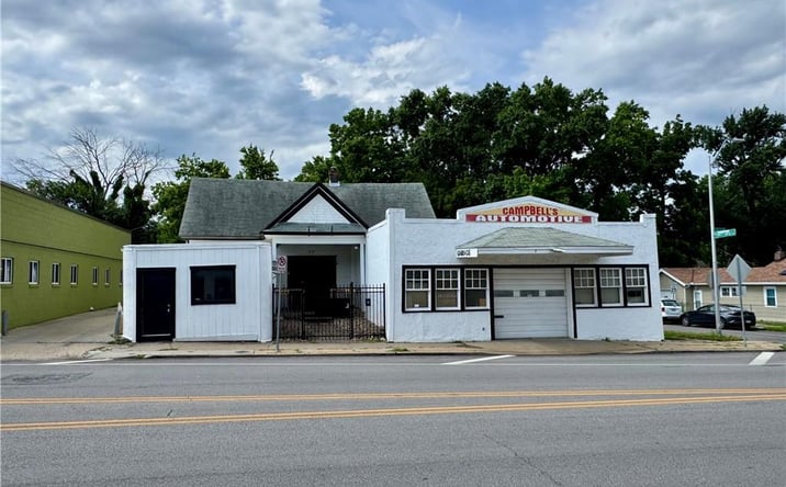 Pictures of Retail property located at 517 W 75th Street, Kansas City, MO 64114 for sales - image #1