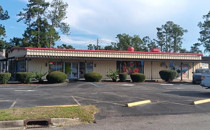 Pictures of Retail property located at 200 N St Augustine Rd, Valdosta, GA 31601 for sales - image #1