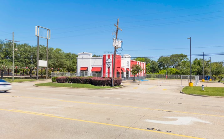 Pictures of Retail property located at 8090 College Street, Beaumont, TX 77707 for sales - image #1