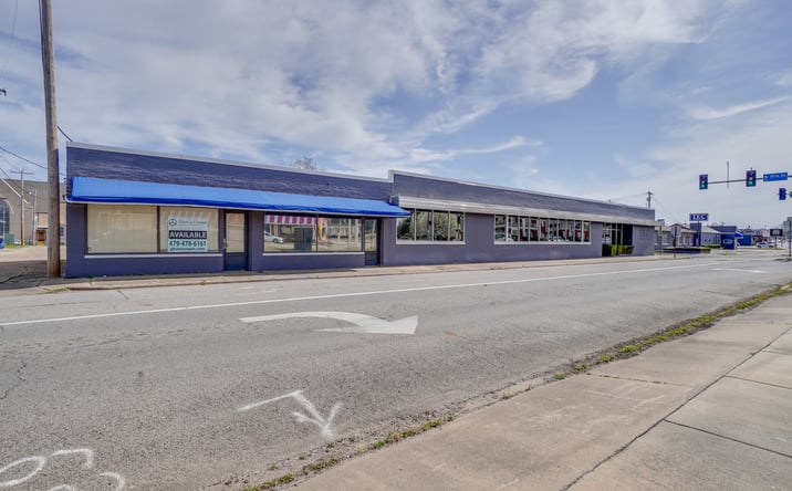 Pictures of Office, Retail property located at 1815 N A St, Fort Smith, AR 72901 for sales - image #1