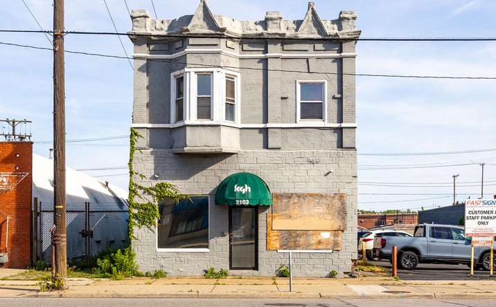 Pictures of Retail, Multifamily property located at 2103 ST CLAIR AVE NE, CLEVELAND, OH 44114-4021 for sales - image #1