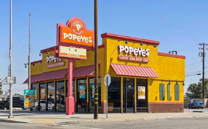 Pictures of Retail property located at 100 South Chester Avenue, Bakersfield, CA 93304 for sales - image #1