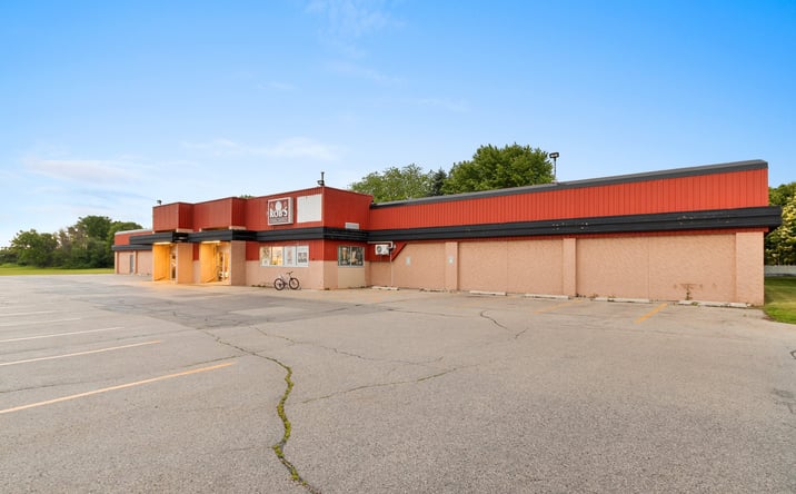 Pictures of Business for Sale, Retail property located at Menasha Avenue, Manitowoc, WI 54220 for sales - image #1