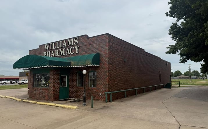 Pictures of Retail property located at 700 East Broadway Street, Lexington, OK 73051 for sales - image #1