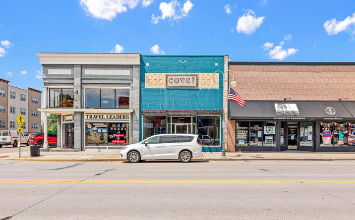 Pictures of Retail, Office property located at 251 S KNOWLES AVE, NEW RICHMOND, WI 54017-1728 for sales - image #1