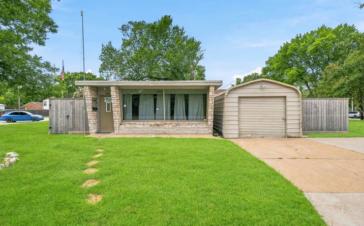 Pictures of Retail, Office, Business for Sale property located at 4123 5th Street, Brookshire, TX 77423 for sales - image #1