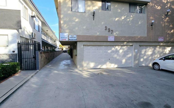 Pictures of Multifamily property located at 337 Riverdale Dr., Glendale, CA 91206 for sales - image #1