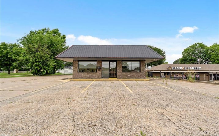 Pictures of Office property located at 816 S Mount Olive St, Siloam Springs, AR 72761 for sales - image #1
