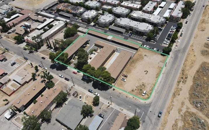 Pictures of Multifamily property located at 524-e Avenue Q-12, Palmdale, CA 93550 for sales - image #1