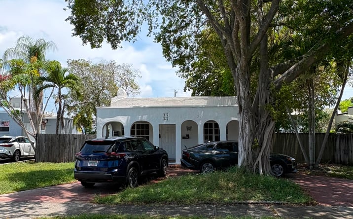Pictures of Multifamily, Mixed Use, Land property located at 1725-27 Pierce Street, Hollywood, FL 33020 for sales - image #1