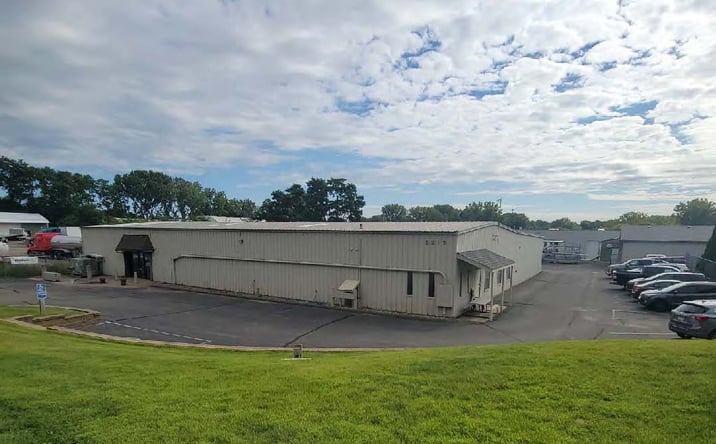 Pictures of Industrial property located at 5215 Gershwin Avenue North, Oakdale, MN 55128 for sales - image #1