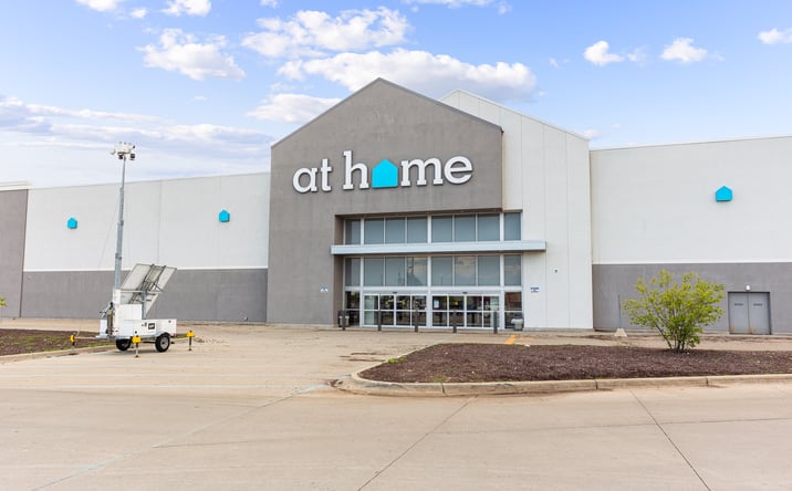 Pictures of Retail property located at 32123 Gratiot Ave, Roseville, MI 48066 for sales - image #1