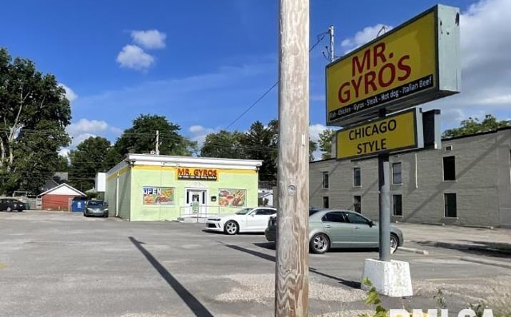 Pictures of Retail property located at 2126 S MACARTHUR Boulevard, Springfield, IL 62704 for sales - image #1