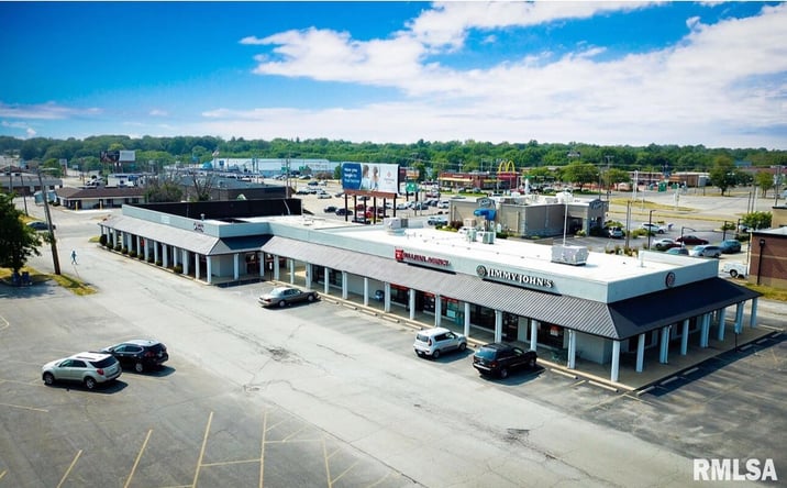 Pictures of Retail property located at 2950 N WATER Street, Decatur, IL 62526 for sales - image #1