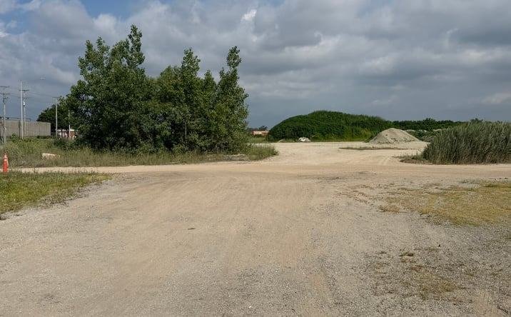 Pictures of Land property located at 4600 W Cal Sag Channel, Crestwood, IL 60418 for sales - image #1