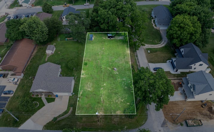 Pictures of Land property located at 327 DODGE Street, Leclaire, IA 52753 for sales - image #1