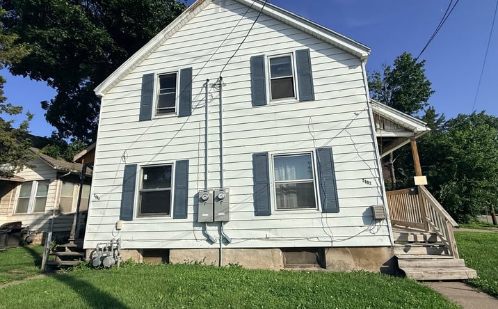 Pictures of Multifamily property located at 2802 Rockingham Road, Davenport, IA 52802 for sales - image #1