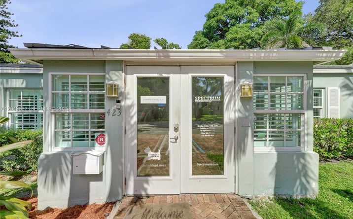 Pictures of Office property located at 423 SE 19th St, Fort Lauderdale, FL 33316 for sales - image #1