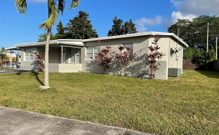 Pictures of Multifamily property located at 4160 SW 36th St, West Park, FL 33023 for sales - image #1