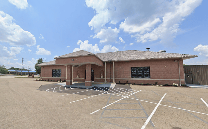 Pictures of Retail property located at 4715 Hills and Dales Rd NW, Canton, OH 44708 for sales - image #1