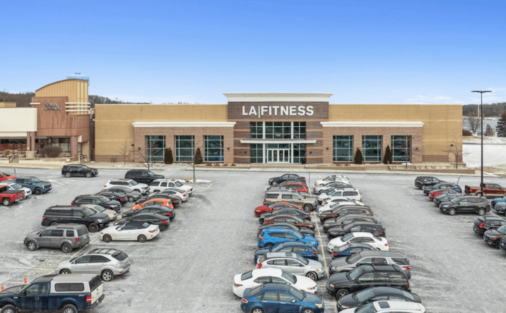 Pictures of Retail property located at 540 East Rollins Road, Round Lake Beach, IL 60073 for sales - image #1