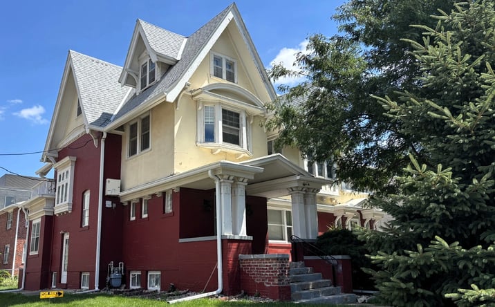 Pictures of Multifamily property located at 401 S 38th Ave, Omaha, NE 68131 for sales - image #1