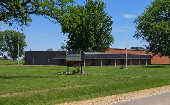Pictures of Industrial property located at 400 South Railroad Street, Warren, IL 61087 for sales - image #1