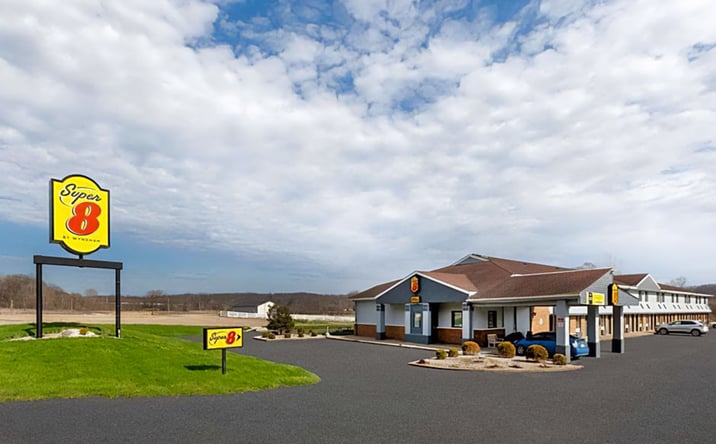 Pictures of Hospitality property located at 299 Adena Drive, Newcomerstown, OH 43832 for sales - image #1