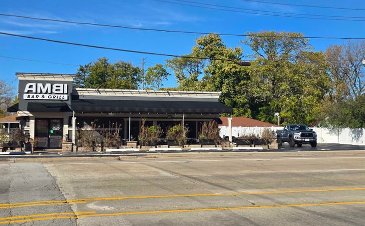 Pictures of Retail property located at 8116 Archer Ave, Willow Springs, IL 60480 for sales - image #1