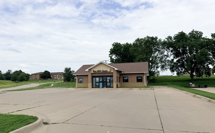 Pictures of Retail property located at 125 West Merle Hibbs Boulevard, Marshalltown, IA 50158 for sales - image #1