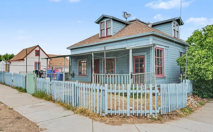 Pictures of Multifamily property located at 3186 Logan Avenue, San Diego, CA 92113 for sales - image #1