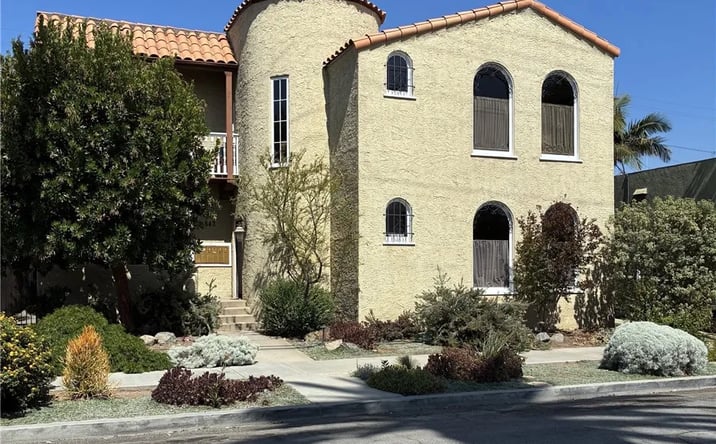 Pictures of Multifamily property located at 843 Newport, Long Beach, CA 90804 for sales - image #1