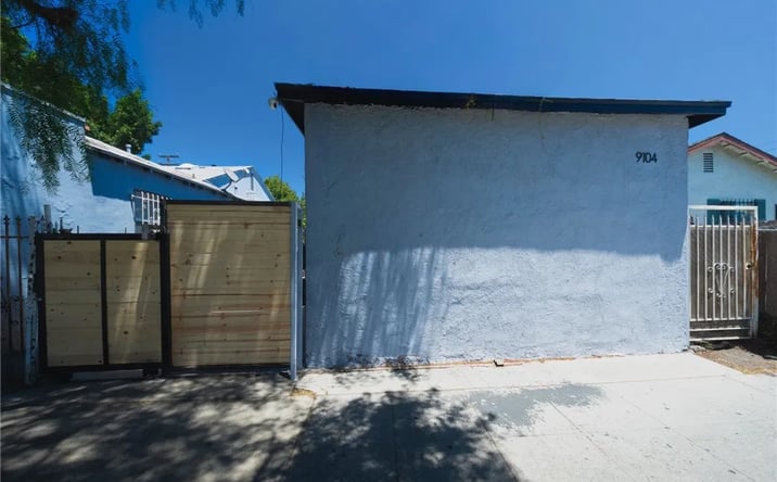Pictures of Multifamily property located at 9104 S Main, Los Angeles, CA 90003 for sales - image #1