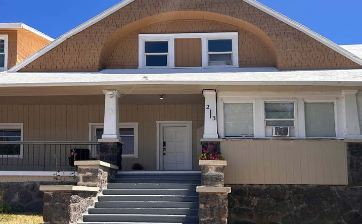 Pictures of Multifamily property located at 213 Cedar St, Klamath Falls, OR 97601 for sales - image #1