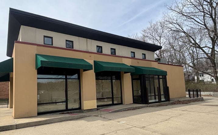 Pictures of Retail property located at 2003 W Monroe St, Springfield, IL 62704 for sales - image #1