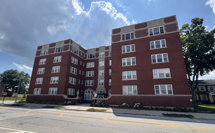 Pictures of Multifamily, Mixed Use property located at 631 South 4th Street, Springfield, IL 62703 for sales - image #1